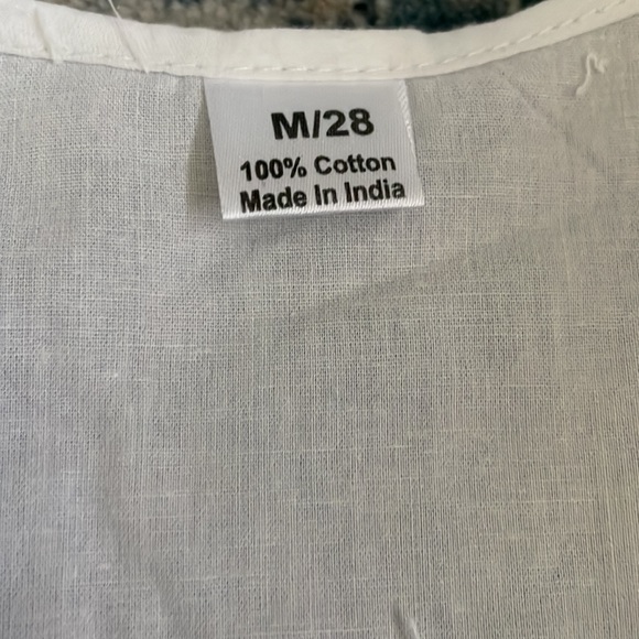 Short cotton blue / white hand embroidered kurta - Picture 3 of 6